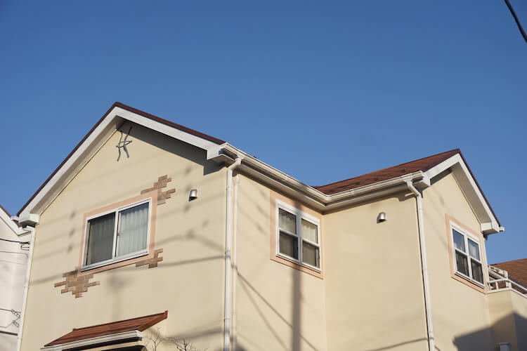 外壁がベージュの一軒家